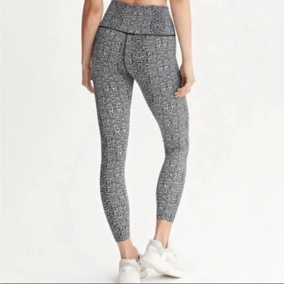 Varley Luna Legging Mini Cheetah Size S Black and White Leopard Print Tights - Picture 2 of 8